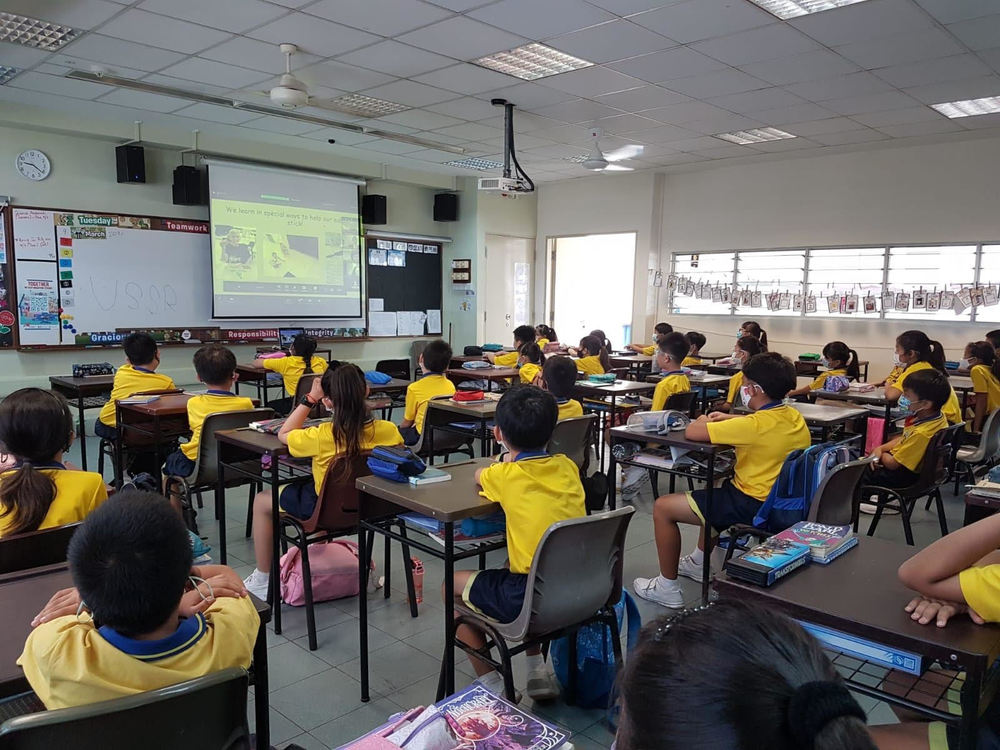 Zane North Shares with Students in Singapore